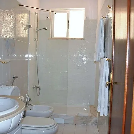 Villa In With Pool & Terrace Vilamoura